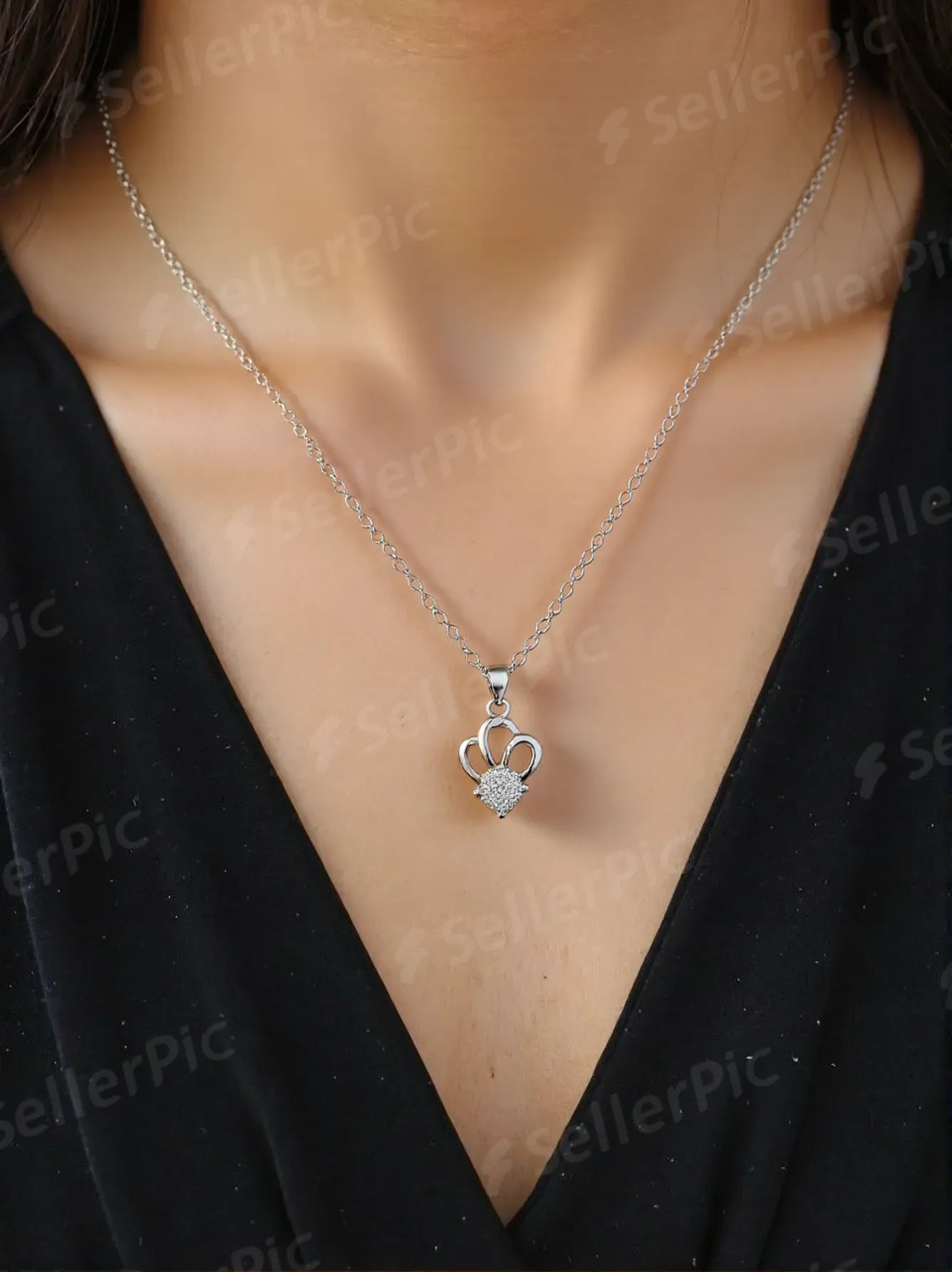 Royal Bloom โข Pendant - A Symbol of Passion
