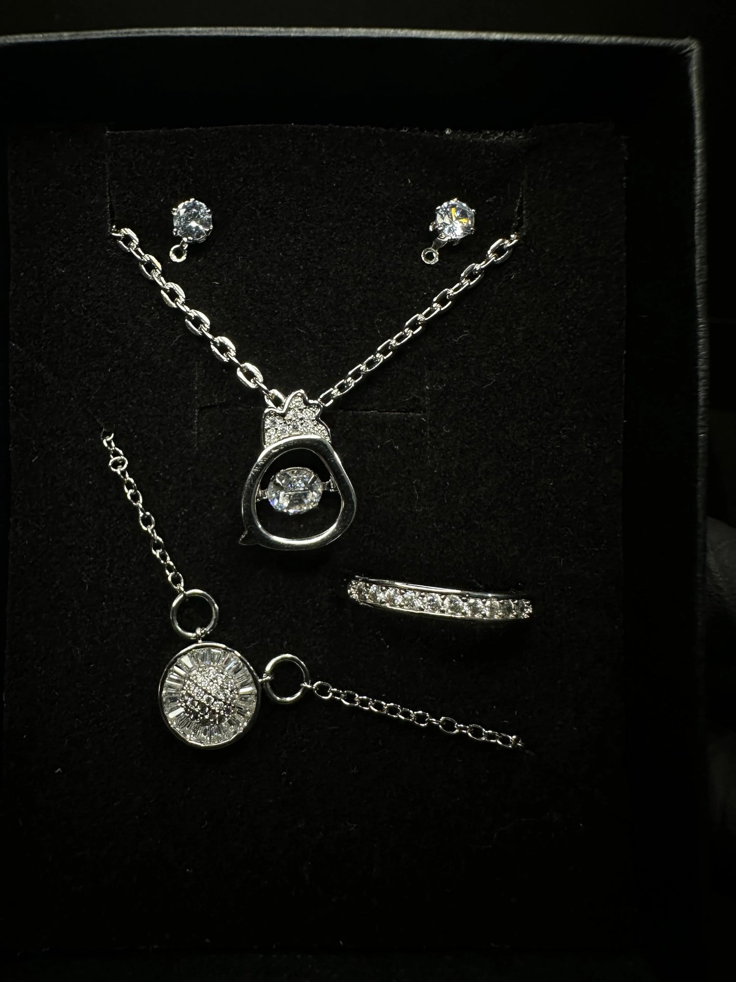 Diamond Charm Luxe Set – Pendant, Ring, Bracelet & Earrings